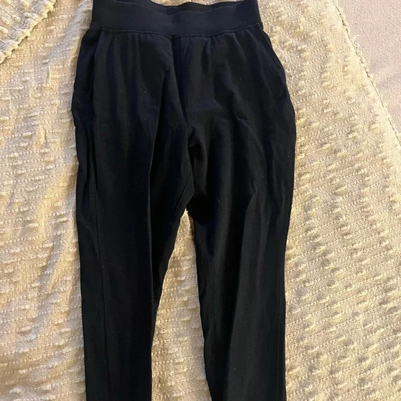 Lululemon Joggers 25” - Picture 2 of 3